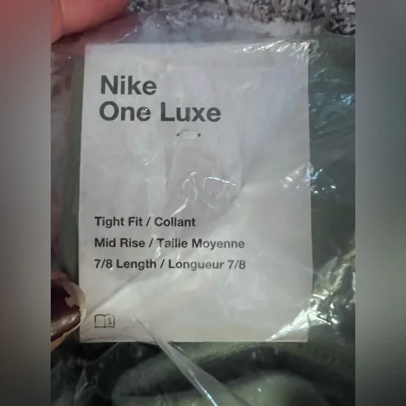 Brand new Nike One Luxe lightweight green leggings. - Picture 2 of 6